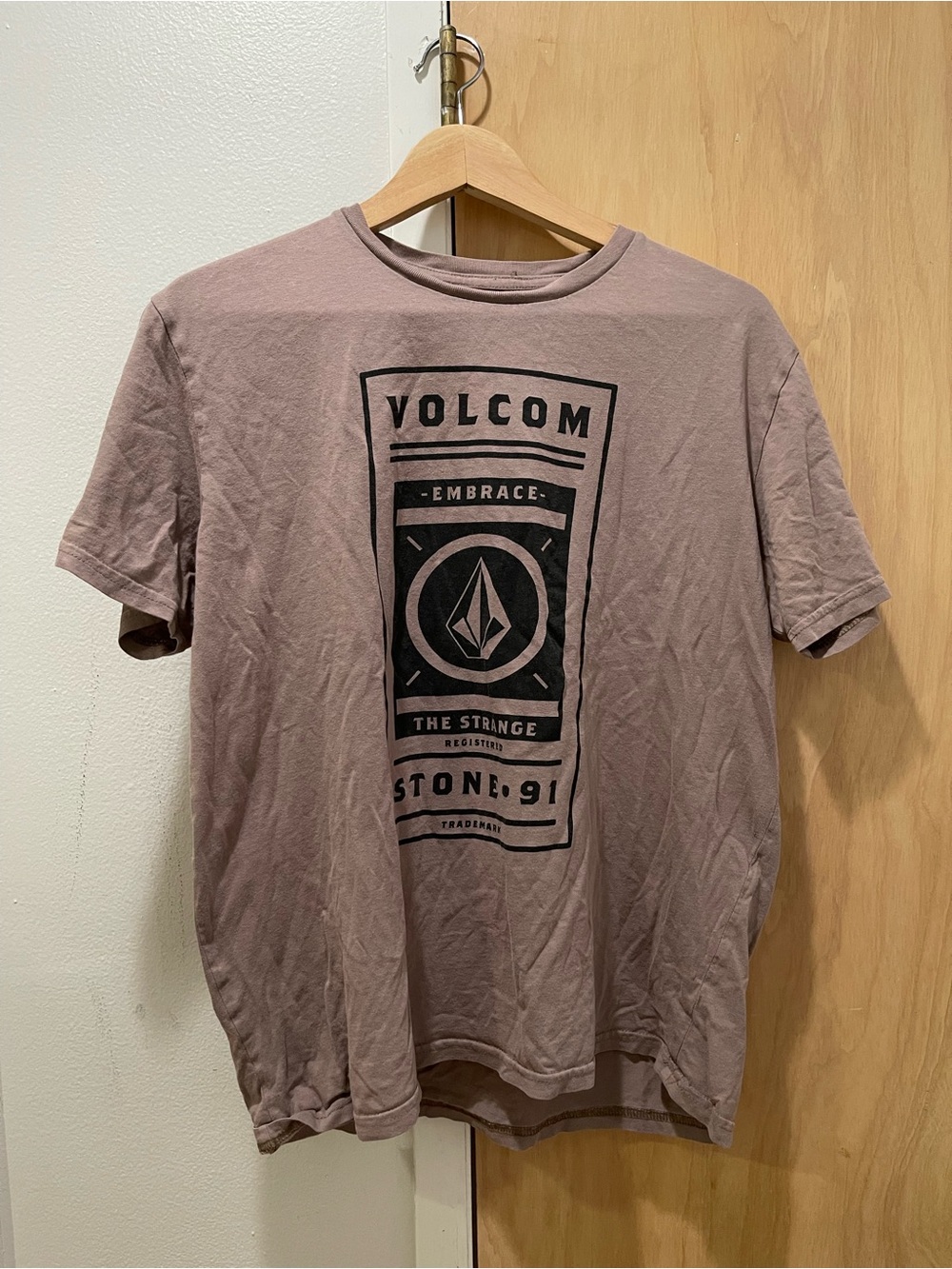 Volcom Boys Mauve Graphic Tee - Casual Crew Neck Shirt sz Large